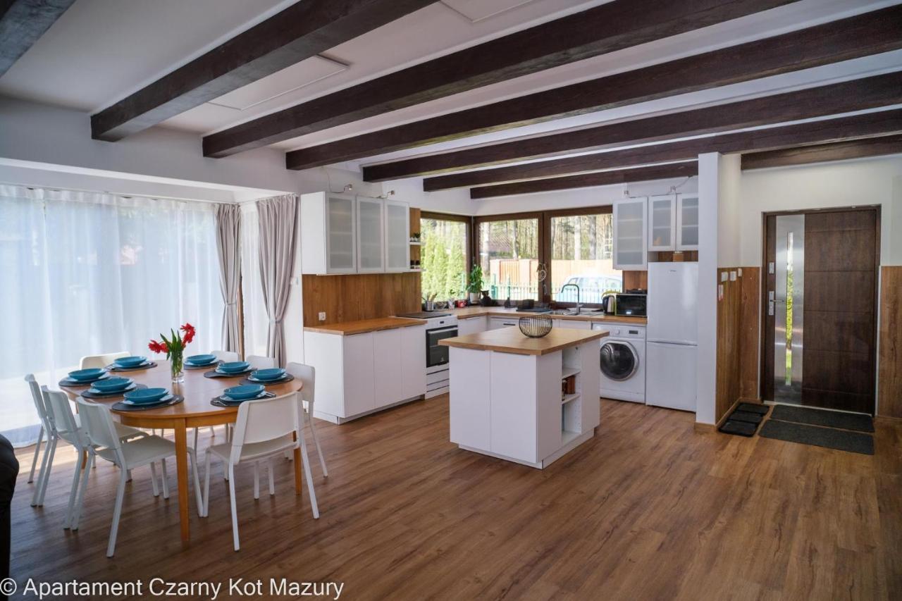 Czarny Kot Mazury Dom Caloroczny Villa Malkinie Kültér fotó