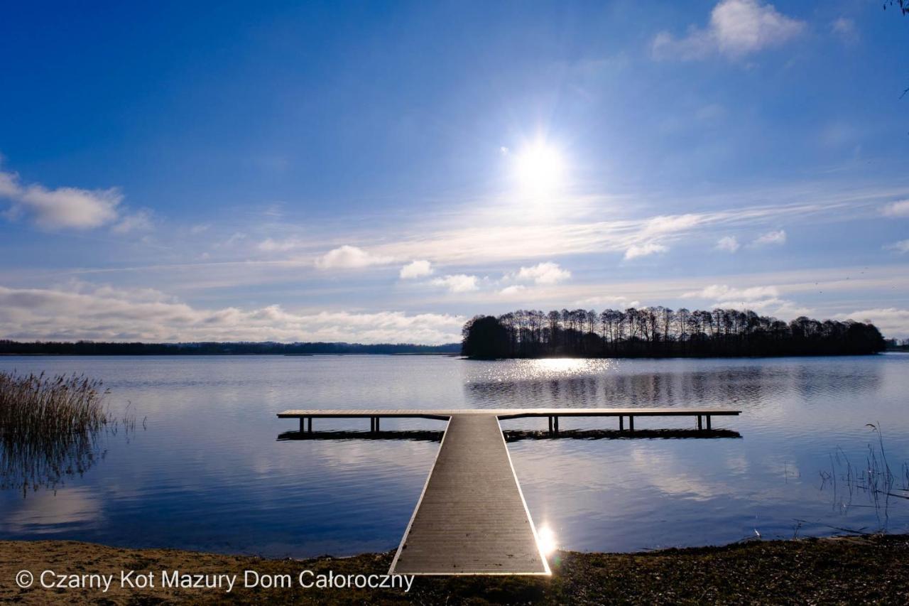 Czarny Kot Mazury Dom Caloroczny Villa Malkinie Kültér fotó